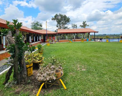 FINCA 85  BETULIA, MORELIA, PEREIRA  (Alojamiento 20 Pax)