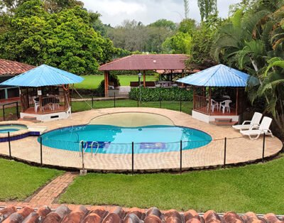 FINCA 36 CERRITOS, PEREIRA (Alojamiento 25 Pax)