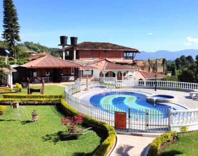 FINCA 76 VÍA ALTAGRACIA (Alojamiento 100/Evento 100 Pax)